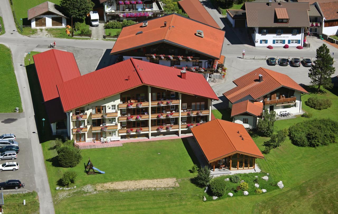 Apartamento Gaestehaus Woetzer Und Landhaus Stocka Grän Exterior foto